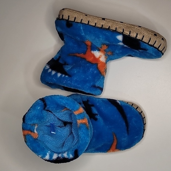 Hatley Other - NWT HATLEY Fleece Dinosaur Slippers Ankle Slip Proof